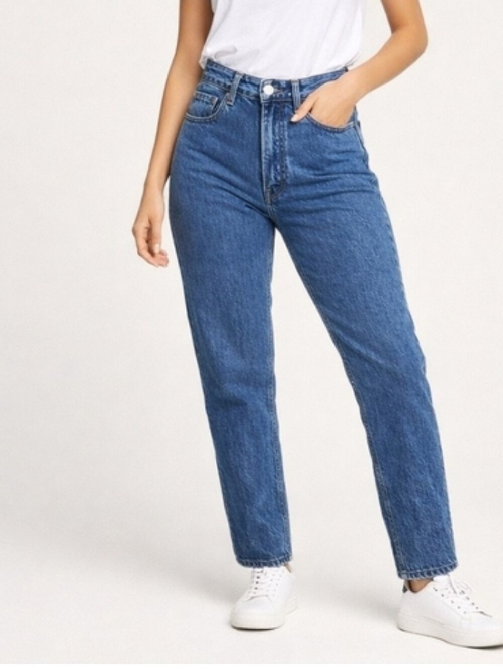 Everlane The Curvy 90s Cheeky straight leg jean
